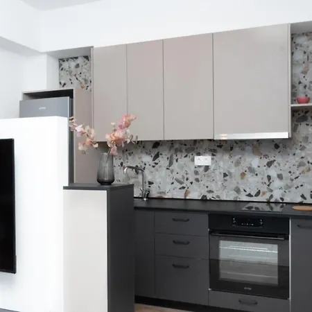 Апартаменти Renovated Beautiful Near Aristotelous A *