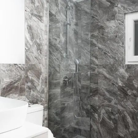 Renovated Beautiful Near Aristotelous A Апартаменти Салоніки